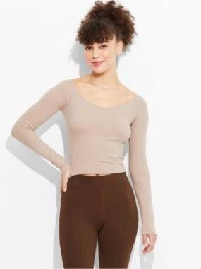 Wild Fable Women's Long Sleeve V-Neck T-Shirt
XS
Taupe
New with Tag